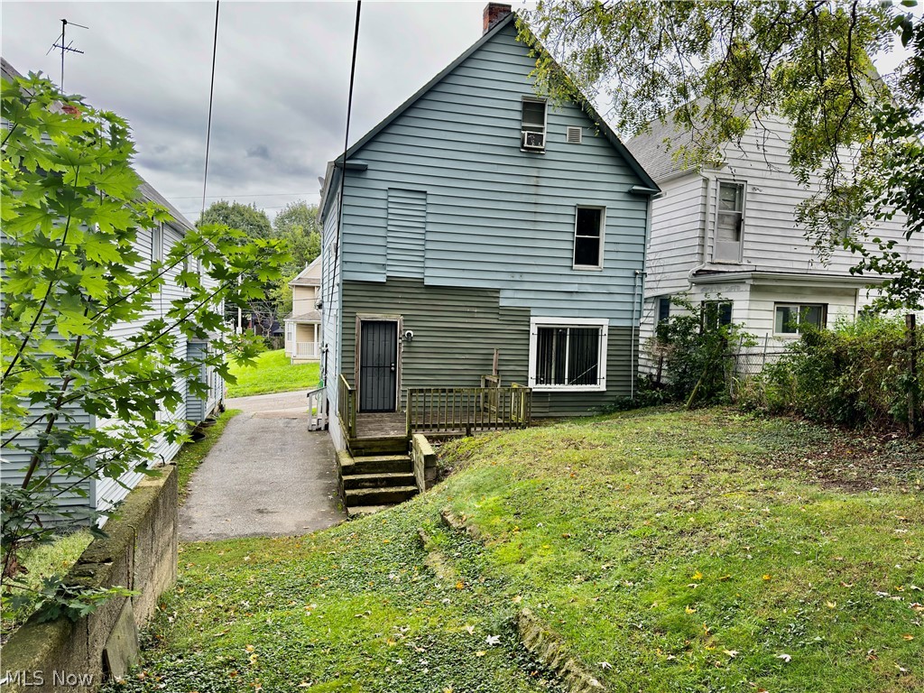 3216 W 95th Street Cleveland OH 44102