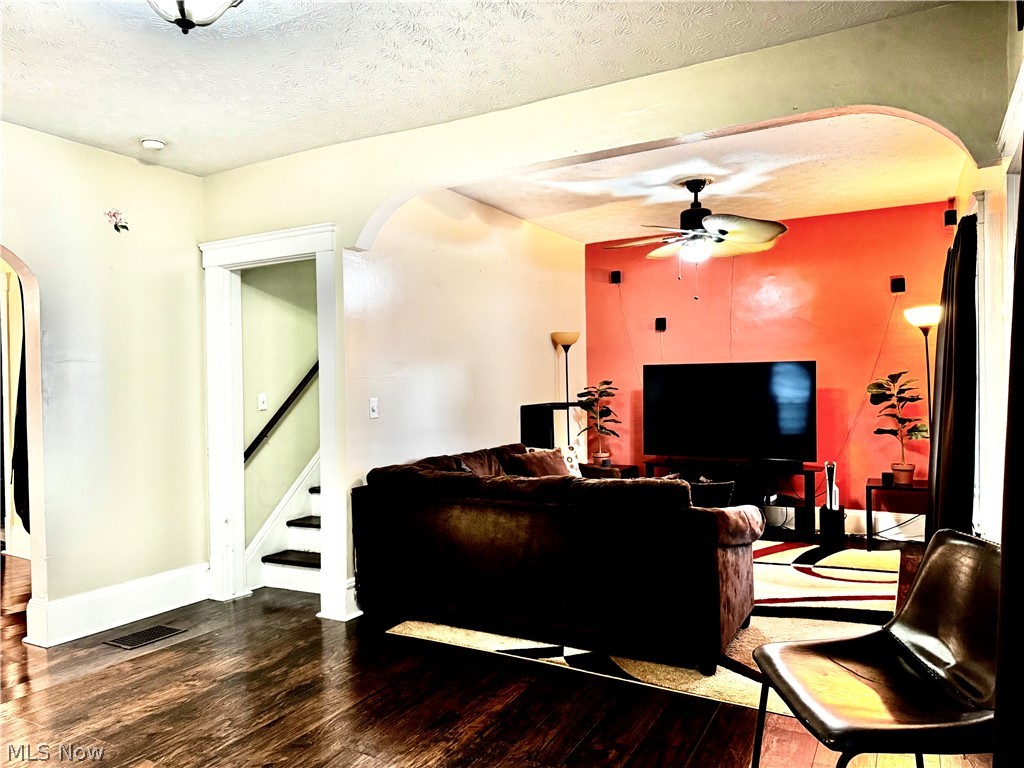 3216 W 95th Street Cleveland OH 44102