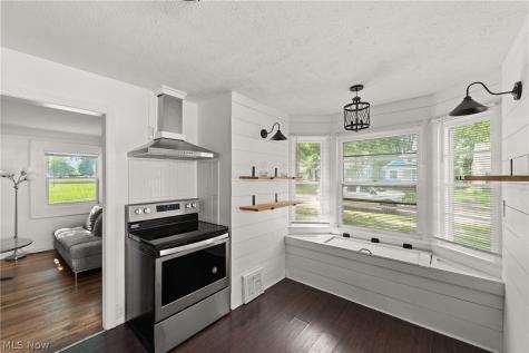 14404 Broxton Avenue Cleveland OH 44111