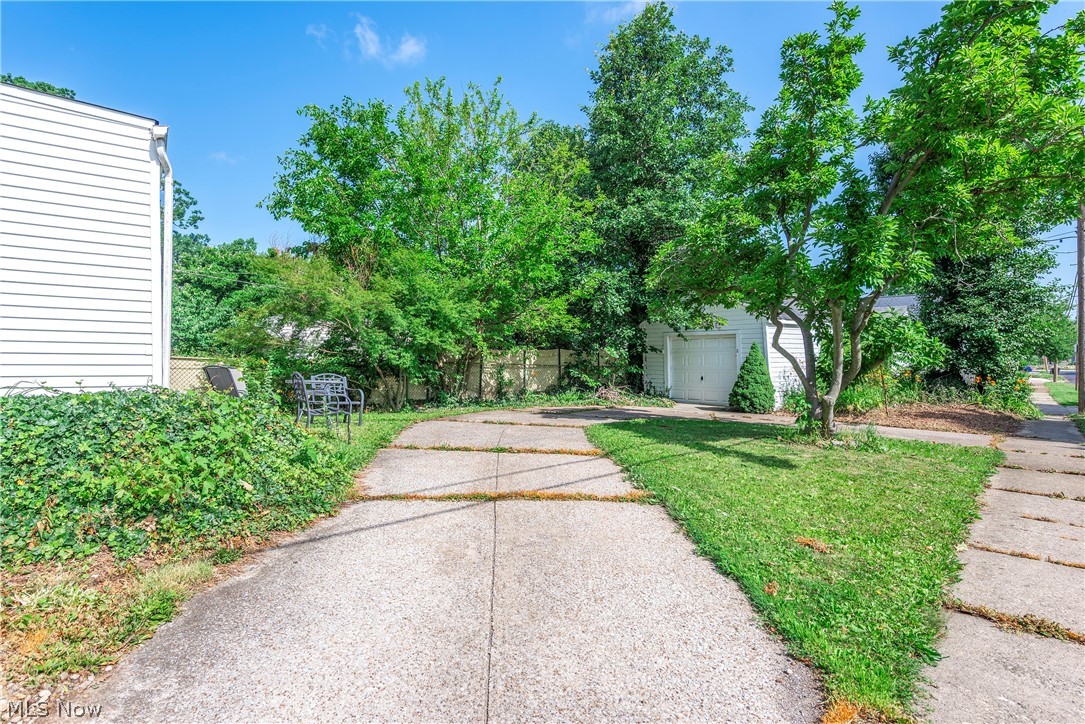 14404 Broxton Avenue Cleveland OH 44111