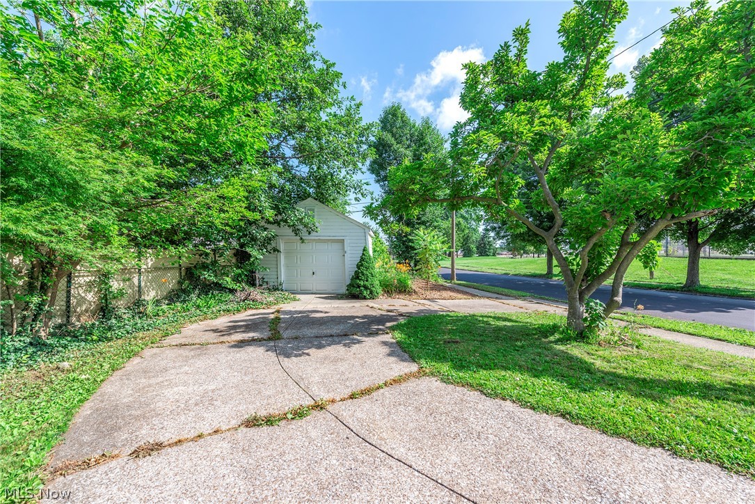 14404 Broxton Avenue Cleveland OH 44111