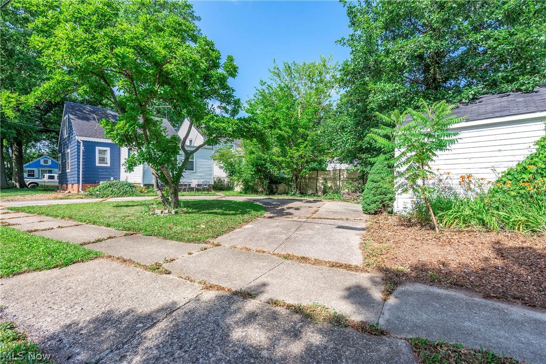 14404 Broxton Avenue Cleveland OH 44111