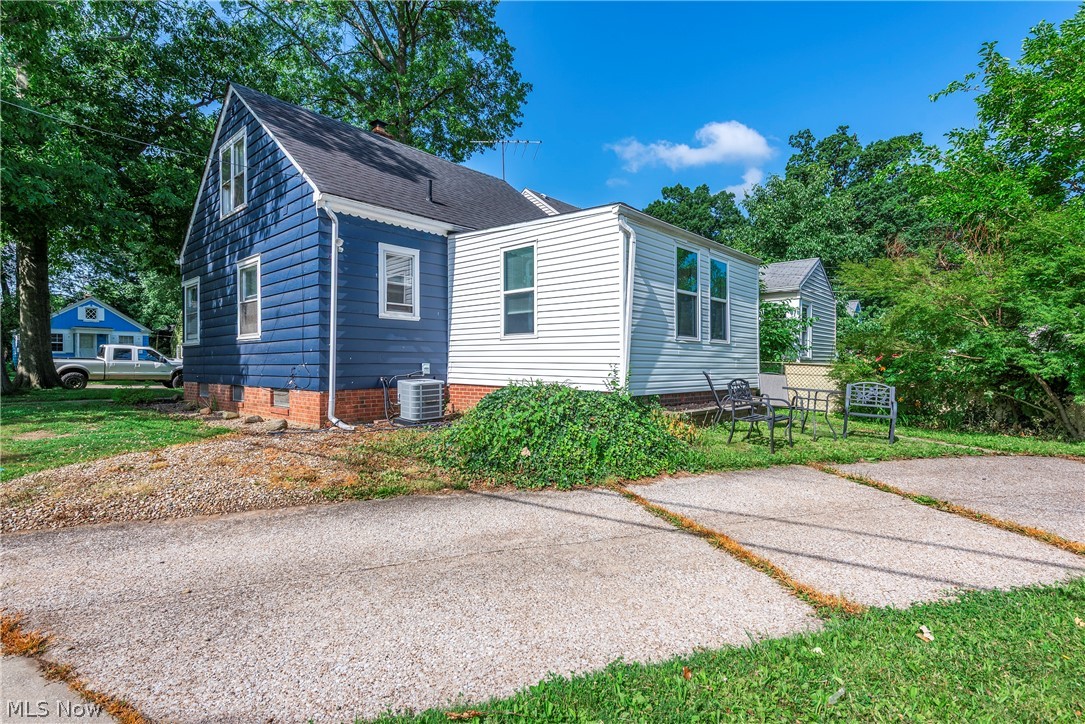 14404 Broxton Avenue Cleveland OH 44111