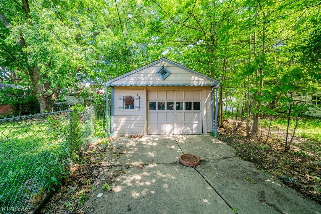 23861 Colbourne Euclid OH 44123