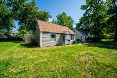23861 Colbourne Euclid OH 44123