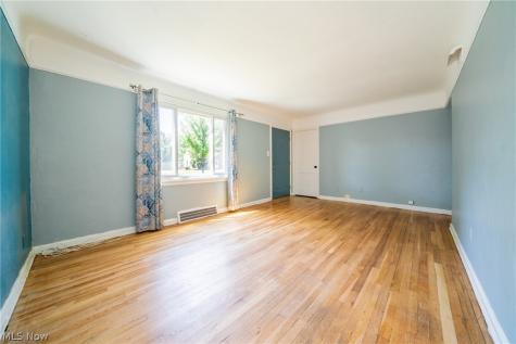 23861 Colbourne Euclid OH 44123