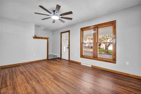 448 Allenford Street Akron OH 44314