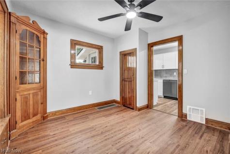 448 Allenford Street Akron OH 44314