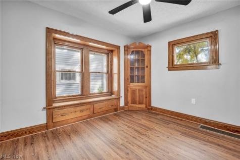 448 Allenford Street Akron OH 44314