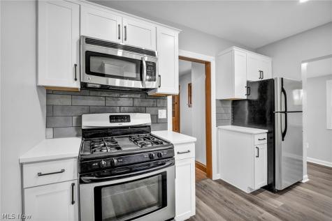 448 Allenford Street Akron OH 44314