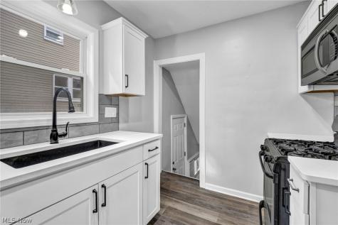 448 Allenford Street Akron OH 44314
