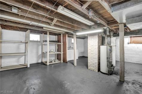 448 Allenford Street Akron OH 44314