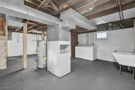 448 Allenford Street Akron OH 44314