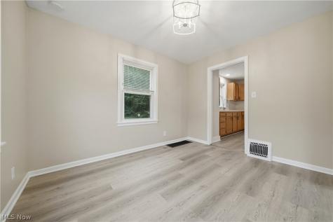 1137 Smithfarm Avenue Akron OH 44305