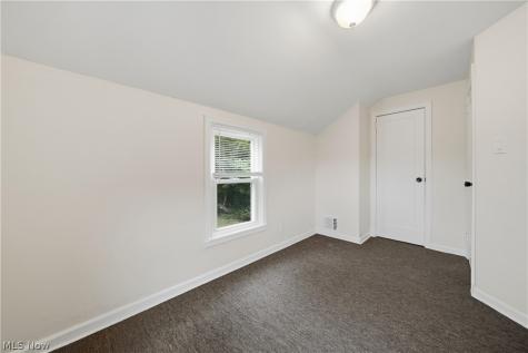 1137 Smithfarm Avenue Akron OH 44305