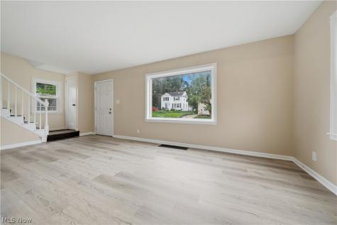 1137 Smithfarm Avenue Akron OH 44305
