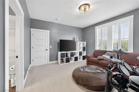 1323 Springbury Drive Uniontown OH 44685