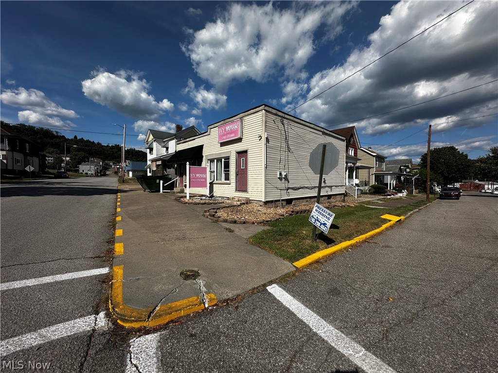 654 S Zane Highway Martins Ferry OH 43935