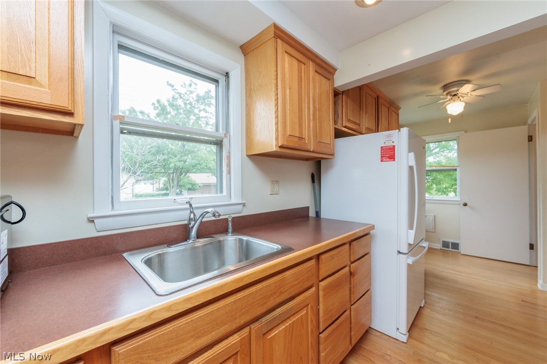 11601 Glamer Drive Parma OH 44130