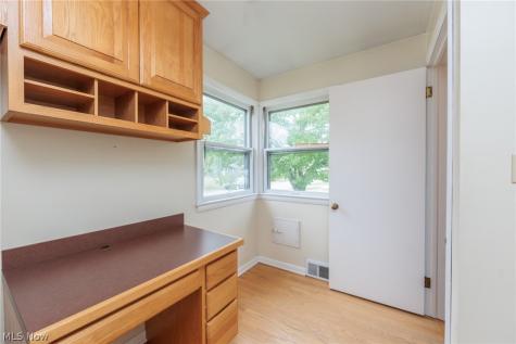 11601 Glamer Drive Parma OH 44130