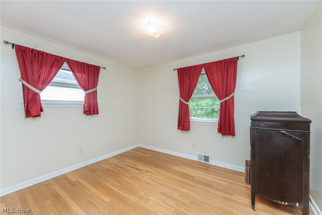 11601 Glamer Drive Parma OH 44130