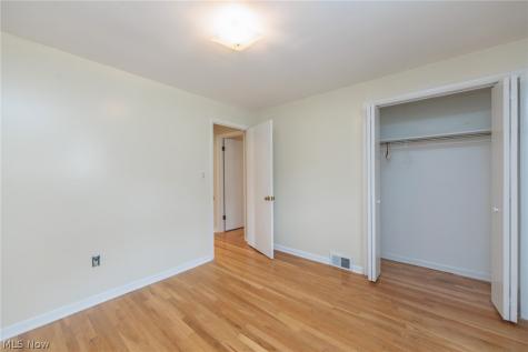 11601 Glamer Drive Parma OH 44130