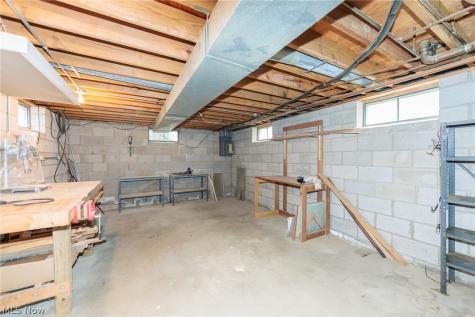11601 Glamer Drive Parma OH 44130
