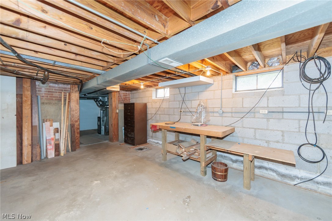11601 Glamer Drive Parma OH 44130