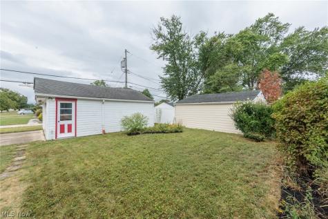 11601 Glamer Drive Parma OH 44130