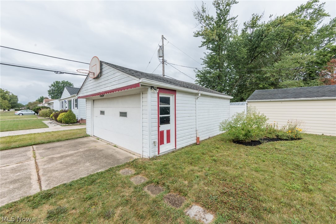 11601 Glamer Drive Parma OH 44130