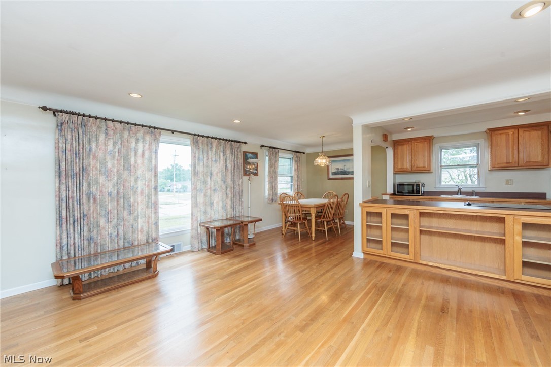 11601 Glamer Drive Parma OH 44130