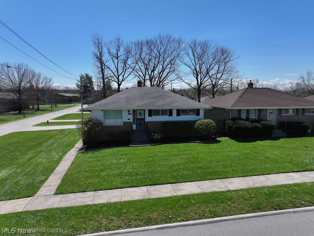 16112 Rowena Avenue Maple Heights OH 44137