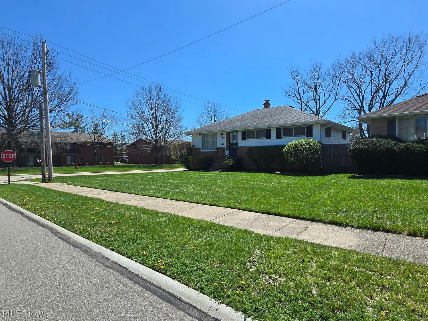16112 Rowena Avenue Maple Heights OH 44137