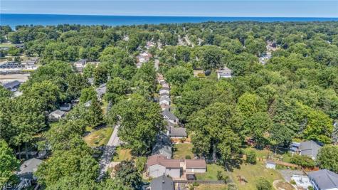 6315 Tall Oaks Drive Mentor OH 44060