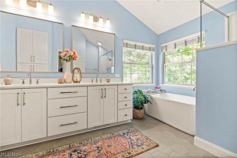 255 Williamsburg Drive Avon Lake OH 44012