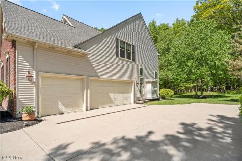255 Williamsburg Drive Avon Lake OH 44012