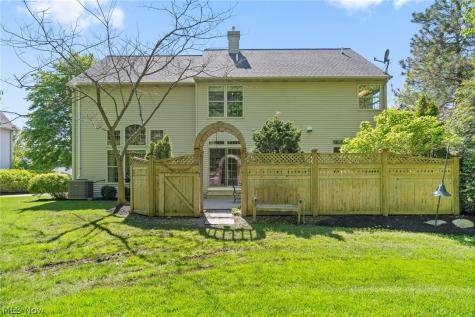 255 Williamsburg Drive Avon Lake OH 44012