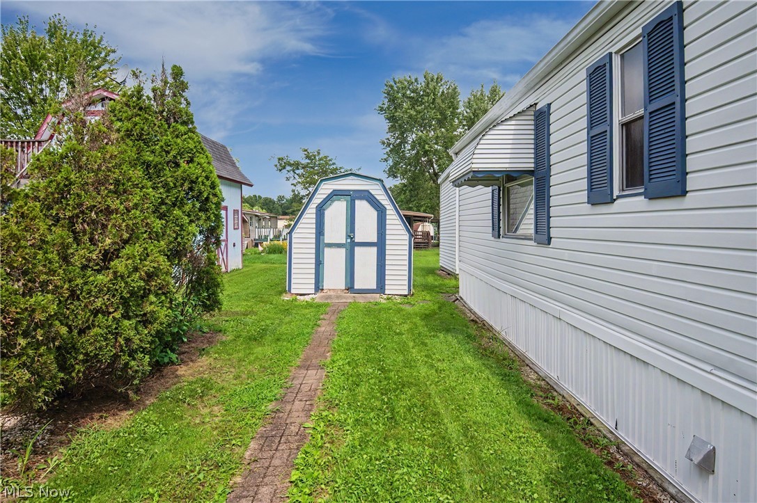 430 Whispering Pines Drive SW Warren OH 44481