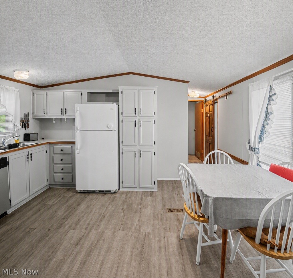 430 Whispering Pines Drive SW Warren OH 44481