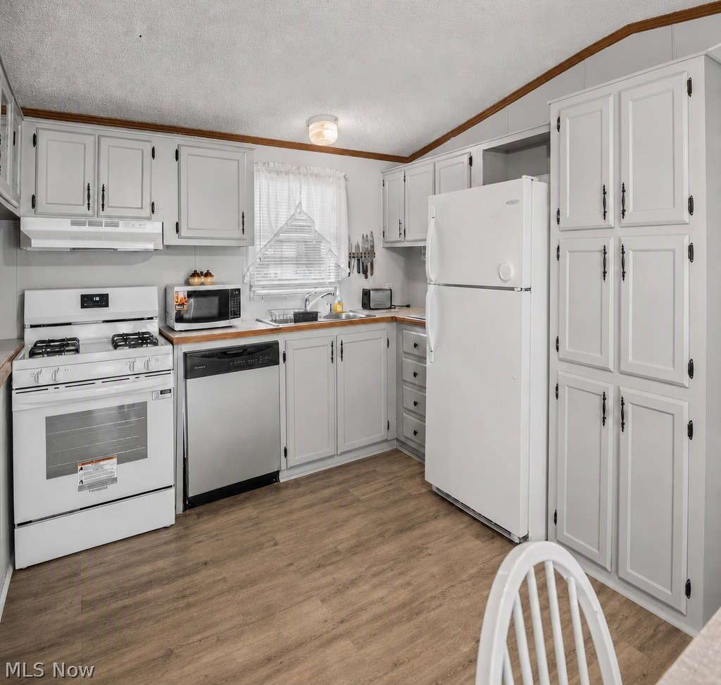 430 Whispering Pines Drive SW Warren OH 44481