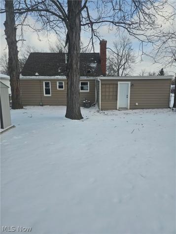 1138 E 331st Street Eastlake OH 44095