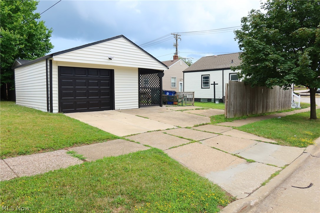 4919 Ridge Road Brooklyn OH 44144