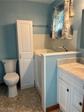 2777 N Apple Creek Road Wooster OH 44691