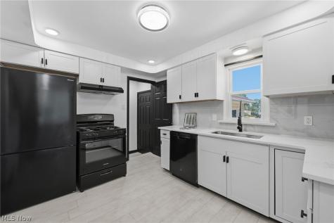 315 Greenvale Road South Euclid OH 44121