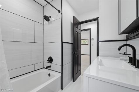 315 Greenvale Road South Euclid OH 44121