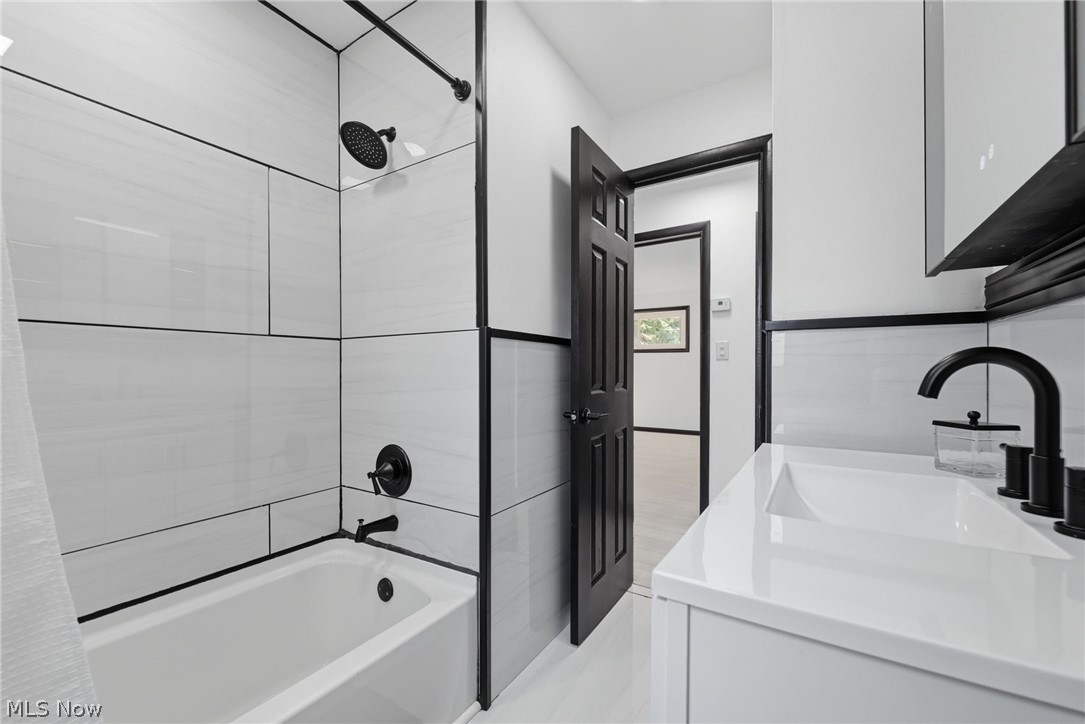 315 Greenvale Road South Euclid OH 44121