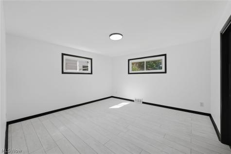 315 Greenvale Road South Euclid OH 44121