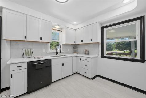 315 Greenvale Road South Euclid OH 44121