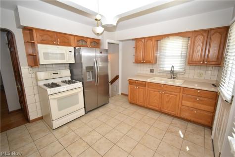 13129 Astor Avenue Cleveland OH 44135