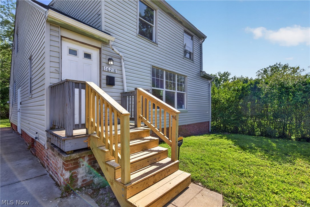 16218 Telfair Avenue Cleveland OH 44128